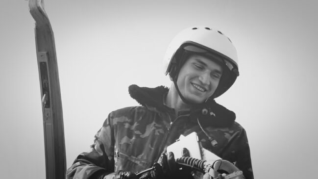 Ціною життя: льотчик Максим Устименко загинув, відбиваючи масований ракетно-дроновий удар РФ. Укрінфопрес.